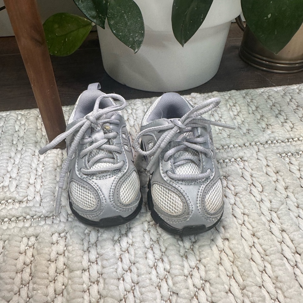 Nike Kids Metallic Silver Sneakers